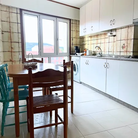 En El Centro De Ponteceso. Appartement *